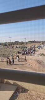 جنوب الشرفتوافد اعداد كبيرة لاهالي مدينة السماوة للمشاركة في الانتخابات…