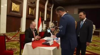 رئيس حركة حقوق حسين مؤنس يدلي بصوته في الانتخابات البرلمانية…