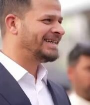 كان بالأمس في خندق الدفاع، واليوم في ميدان البناء. قاتل من أجل الوطن، ويواصل من …