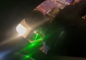 بالفيديو || المتداول اعتداء أفراد من حماية رئيس مجلس النواب على عائلة عراقية بأل…