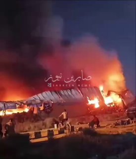 #تحديث لاكثر من ثلاث ساعات.. ما تزال فرق الدفاع المدني تكافح لاخماد حريق مخازن ا…