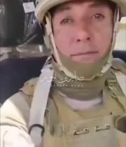 بالفيديو أحد المرتزقة الكولومبيين بالزي العسكري، الذين يتقاضون رواتبهم من نظام د…