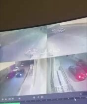 شاهد | بالفيديوكاميرات الـcctv توثق لحظة القاء مجهولين 4 عبوات  صوتية لتهديد احد…