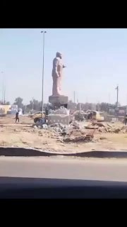 بالفيديو إزالة تمثال الدكتور مصطفى جواد، أحد أبرز أساتذة اللغة العربية في العصر …