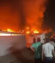 #عاجـــــــــــــــل اندلاع حريق كبير في منطقة الصالحية بجانب السكك في العاصمة ب…