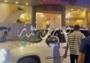 بالفيديو  شهود عيان : استهداف احد المطاعم، في منطقة البراضعية وسط محافظة البصرة …