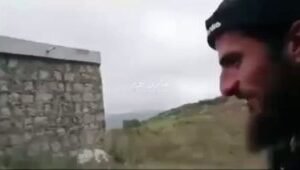 شاهدعصابات الجولاني الارهابية تقتحم مقام احد مشايخ العلويين في الساحل وتقوم بالا…