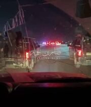 بالفيديو برتل عسكري ضخم محافظ الأنبار ومرشح حزب تقدم في شارع الكرابلة يقطع الطري…