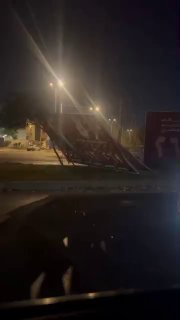 بالفيديومخالفة انتخابية: سقوط لافتة دعاية انتخابية على الأشجار في الجزرة الوسطية…