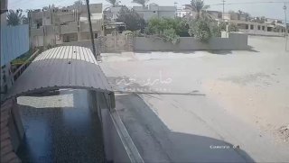 بالفيديو | مؤسفاصابة شاب بجروح بليغة في رأسه بعد انفجار اطار شاحنة حمل في قضاء ا…