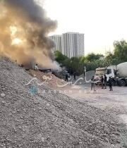 تحديث || بالفيديو فرق الدفاع المدني تحاول اخماد الحريق الذي اندلع داخل المنطقة ا…