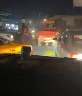 رصد مخالفة انتخابية نصب صورة لمرشح انتخابي تتسبب بزحام مروري في طريق أبي الخصيب …