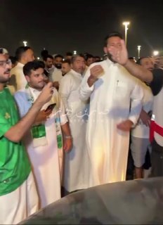 #بالفيديو الجماهير السعودية تعتدي على رؤساء روابط المنتخب العراقي جماعة دارك يال…