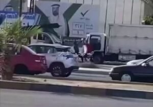 بالفيديو المتداولشجار بين كوادر حملات انتخابية لمرشحين في مدينة الموصل يتحوّل إل…