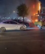 بالفيديو أمام أنظار القوات الأمنية، إحراق صور الدعاية الانتخابية أدى إلى احتراق …