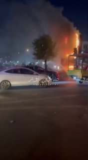 بالفيديو أمام أنظار القوات الأمنية، إحراق صور الدعاية الانتخابية أدى إلى احتراق …