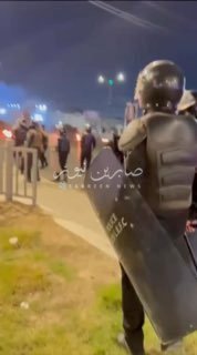 بالفيديومواطن بصري: لدينا اربعة نواب عن الحيانية يمثلوننا وتظاهراتنا احتجاجاً عل…