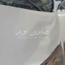 صورة مرشح تسقط على طريق بغداد–الفلوجة السريع، مما تسبب في حادث مرور أدى إلى إصاب…