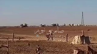 بالفيديو رتل تابع للاحتلال الأمريكي دخل من الحدود السورية إلى العراق، ويتكون من …