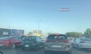الموقف المروري في شوارع العاصمة بغداد الوصول الى الهدف ، انساها، ساعة ساعتين مت…