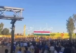 تحديثجانب اخر من الاشتباكات المسلحة التي حدثت اثر مشاجرة وقعت خلال مؤتمر دعائي ل…