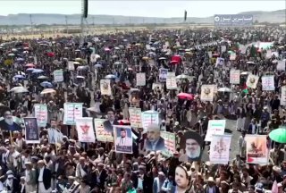 اليمن العزيز جانب من الخروج الجماهيري الاستثنائي بمدينة صعدة في مسيرة “طوفان الأ…