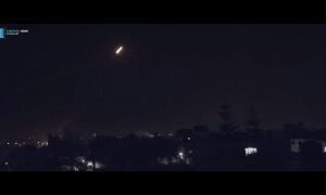 Repostingتختلف الجغرافية والاحداثية واحدة.. نستذكر بعز وشموخ الايدي الشريفة الضا…