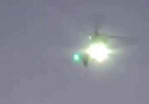 بالفيديو قتلى وجرحى جراء تحطم مروحية على الطريق السريع 50 في ولاية كاليفورنيا ال…