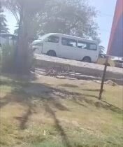 شاهد | بالفيديو المتداول سائق متهور يسير بالاتجاه المعاكس لخط السير ويصدم العجلا…