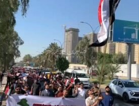 بالفيديوتظاهرات لحملة الشهادات العليا والأوائل، في بغداد مطالبين مجلس الخدمة الا…