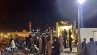 بالفيديو خروج أهالي ناحية علي الشرقي بمحافظة ميسان في تظاهرة رافضة بعد تعرض صورة…