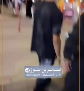 مشهد آخر لنفس العنصر يعتدي بالضرب على فتاة ترفع العلم العراقي في محافظة أربيل. …