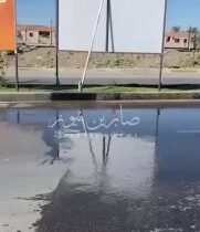 بالفيديو   كسر في مرشات المياه في الجزرة الوسطية بشارع المنظمة بمنطقة العامرية ب…