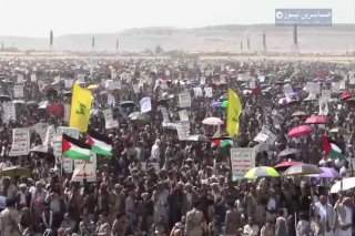 اليمن العزيز  جانب من الخروج الجماهيري الكبير بمدينة صعدة في مسيرة “رفضا للمؤامر…