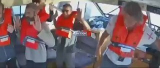 بالفيديو مشاهد مباشرة من ⁧أسطول الصمود⁩ توثّق اعتقال ناشطين وإخراجهم من إحدى الس…