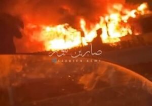 بالفيديو احتراق باص سياحي قرب قنصلية الاحتلال الأمريكي في محافظة اربيل شمالي الع…