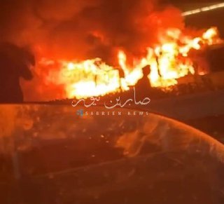 بالفيديو احتراق باص سياحي قرب قنصلية الاحتلال الأمريكي في محافظة اربيل شمالي الع…