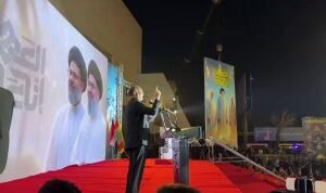 ولا يحتاج ننصبلك بعد تمثال شكو قمة جبل على الكاع تمثالك#انا_على_العهد…