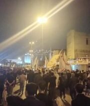 بالفيديو استمرار توافد المعزين بشكل كبير وسط العاصمة بغداد في ساحة التحرير لإحيا…