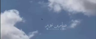 بالفيديولحظة استهداف المقاومة الفلسطينية لمروحية للاحتلال الصهيوني في سماء مدينة…