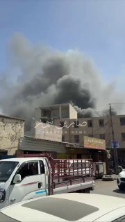 تحديثتوسع الحريق بشكل كبير، وفرق الدفاع المدني لم تصل بعد إلى موقع الحريق. بالصو…