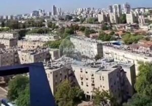 سماع دوي انفجارات في عسقلان المحتلة بعد رشقة صاروخية من غزة صافرات الرعب تدوي في…