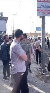 متابعات | بالفيديو انتشار أمني واسع أمام وزارة الصحة في العاصمة بغداد، تزامناً م…