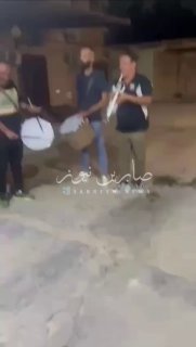 بالفيديو || المتداولموظف في ديوان الوقف السني إستقدم فرقة موسيقية للعزف داخل مجم…