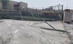 بالفيديو بلدية حي الجامعة بالعاصمة بغداد تهدم ملعب تارتان بسبب وجود بطولة للحشد …