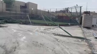 بالفيديو بلدية حي الجامعة بالعاصمة بغداد تهدم ملعب تارتان بسبب وجود بطولة للحشد …