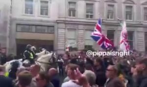 بالفيديو بريطانيا: مظاهرات عارمة في لندن منذ ساعات رفضاً لزيارة ترمب….