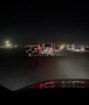 بالفيديورصد الية عسكرية للاحتلال الامريكي ترافقها عجلة لاحدى الشركات الامنية بات…