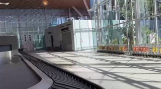 مشاهد جديدة للاضرار التي احدثها الهجوم اليمني بالطائرات المسيرة على مطار رامون ف…