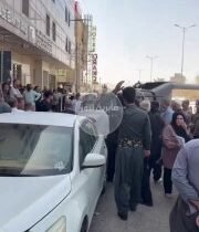 متابعات | بالفيديو احتجاجات امام مصارف اقليم كردستان العراق بعد فشل مشروع حسابي …